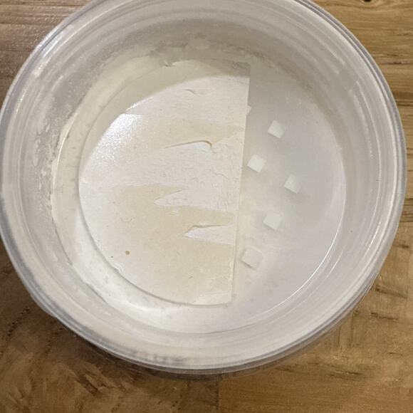 Dermablend Loose Setting Powder, Mattifying Finish Not Sealed. Travel Size 5g - Picture 2 of 4